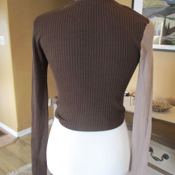 Brown-tan cropped long-sleeve - Picture 3 of 5